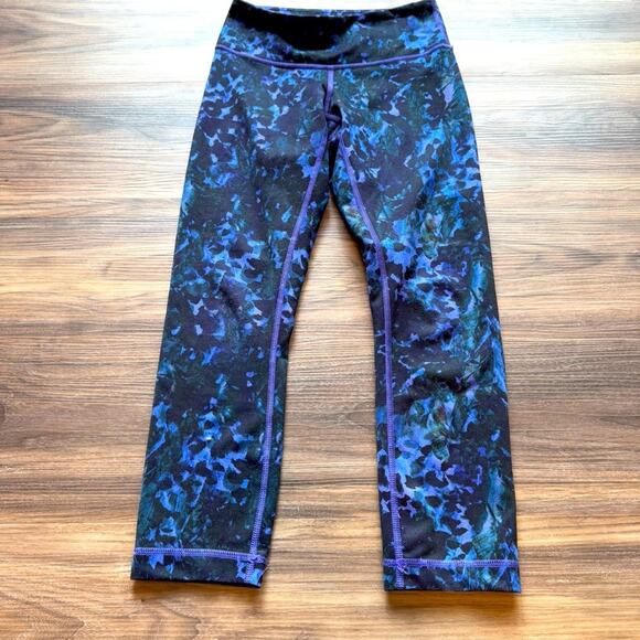 Lululemon Women’s Wunder Under Crop II purple Iris Floral Print legging size 2 - Picture 1 of 6